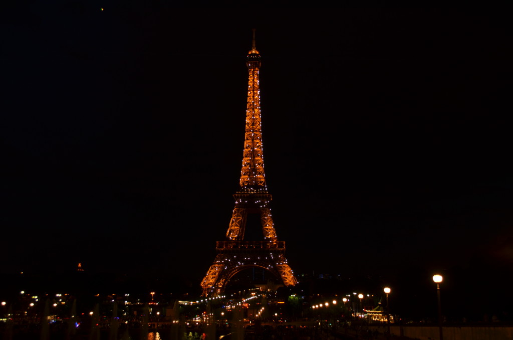 "Sparkling" Eiffel Tower
